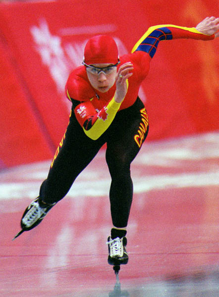 Canada's Iasbelle Doucette skating the long track at the 1998 Nagano Winter Olympics. (CP PHOTO/COA)