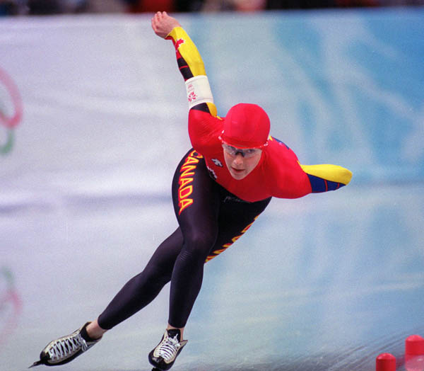 Canada's Linda Johnson Blair skating the long track at the 1998 Nagano Winter Olympics. (CP PHOTO/COA)