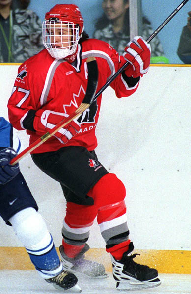 Canada's Cassie Campbell playing hockey at the 1998 Nagano Winter Olympics. (CP PHOTO/COA)