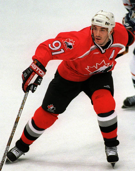 Canada's Joe Sakic in action at the 1998 Nagano Winter Olympics. (CP PHOTO/COA)