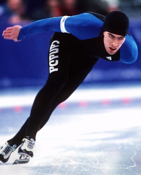 Canada's Kevin Scott competing in the speed skating event at the 1994 Lillehammer Winter Olympics. (CP PHOTO/ COA)
