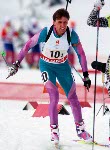 Tony Fiala du Canada participe  l'preuve de biathlon aux Jeux olympiques d'hiver d'Albertville de 1992. (Photo PC/AOC)