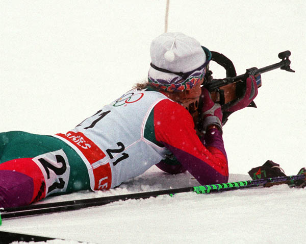 Canada's Jane Isakson competing in the biathlon event at the 1992 Albertville Olympic winter Games. (CP PHOTO/COA/Ted Grant)