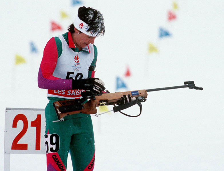 Lise Meloche du Canada participe  l'preuve de biathlon aux Jeux olympiques d'hiver d'Albertville de 1992. (Photo PC/AOC)