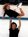 Doug Ladret et Christine Hough du Canada participent  l'preuve de patinage artistique aux Jeux olympiques d'hiver d'Albertville de 1992. (Photo PC/AOC)