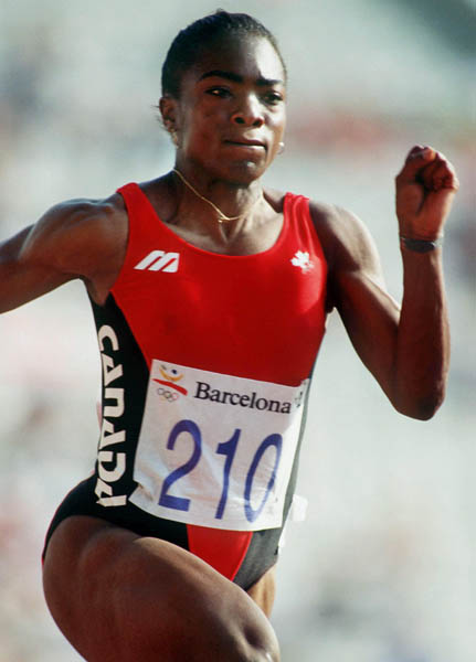 Karen Clarke du Canada participe  l'preuve du 100 m aux Jeux olympiques de Barcelone de 1992. (Photo PC/AOC)