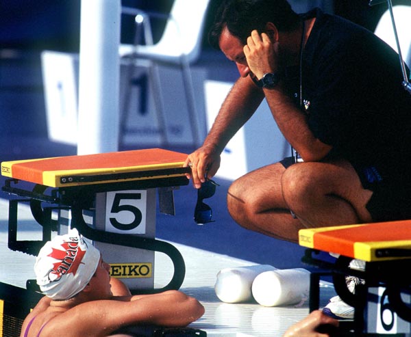 Marianne Limpert du Canada est en compagnie de l'entraneur Byron MacDonald aux Jeux olympiques de Barcelone de 1992. (Photo PC/AOC)