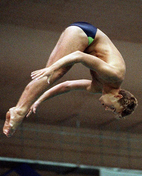 Canada's Larry Flewwelling competing in the diving event at the 1988 Olympic games in Seoul. (CP PHOTO/ COA/S.Grant)