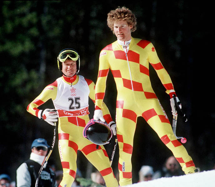 Mike Carney (gauche) et Rob Boyd du Canada participent  une preuve de ski alpin aux Jeux olympiques d'hiver de Calgary de 1988. (Photo PC/ AOC)