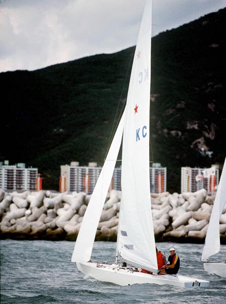 Ross MacDonald du Canada participe  une preuve de voile aux Jeux olympiques de Soul de 1988. (PC Photo/AOC)