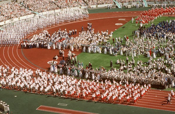 Canadian Olympic team during the opening ceremonies of the 1988 Olympic games in Seoul. (CP PHOTO/ COA/ Cromby McNeil)