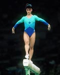 Cathy Giancaspro du Canada participe  une preuve de gymnastique aux Jeux olympiques de Soul de 1988. (PC Photo/AOC)
