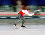 Ben Lamarche  du Canada participe  une preuve de patinage de vitesse  longue piste aux Jeux olympiques d'hiver de Calgary de 1988. (Photo PC/AOC)