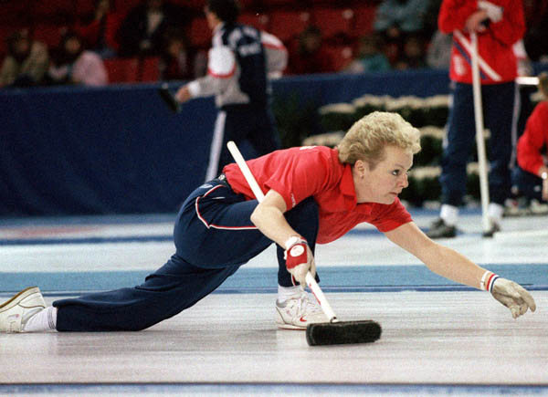 Canada's Lindsay Sparks competes in the curling event at the 1988 Calgary Olympic winter Games. (CP PHOTO/COA/Ted Grant)
