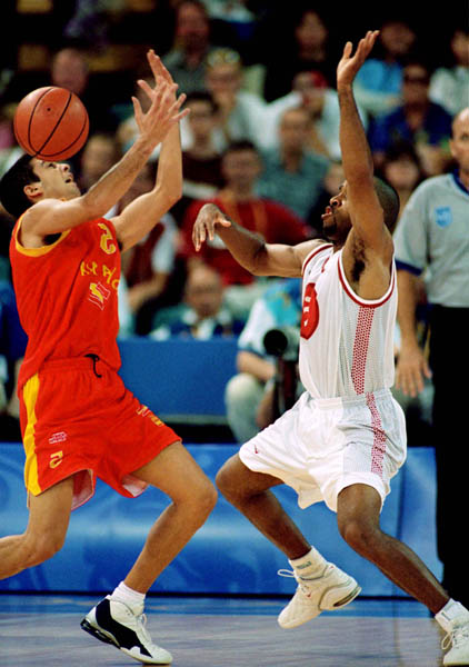 Canada's Shannon Hamilton (right) participates in basketball action at the 2000 Sydney Olympic Games. (CP Photo/ COA)