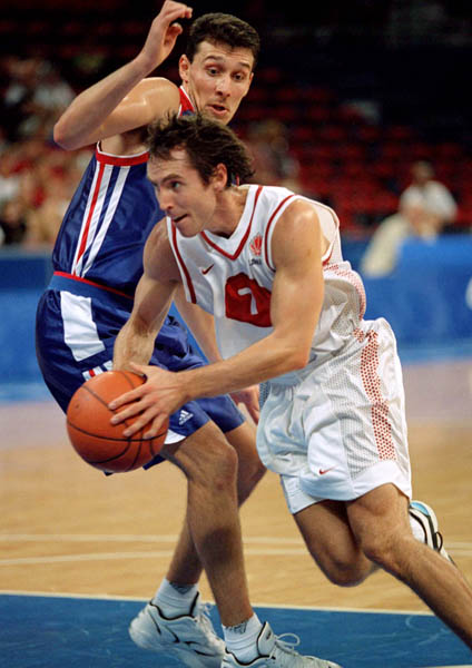Canada's Steve Nash (7) drives past a guard during basketball action at the 2000 Sydney Olympic Games. (CP Photo/ COA)