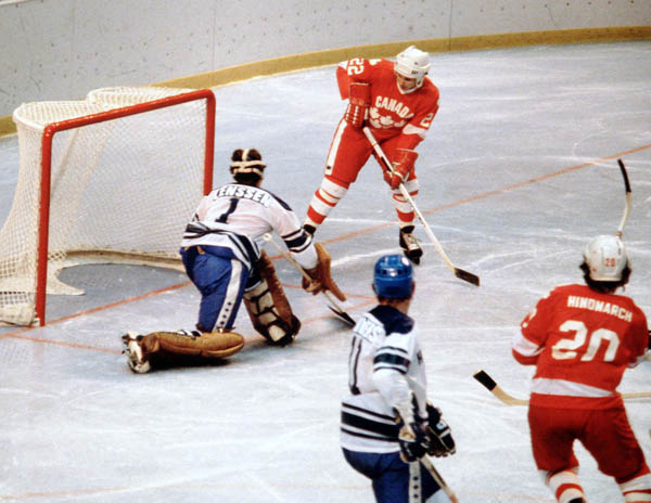 Canada's Stelio Zupancich (22) and Dave Hindmarch (20) participate in hockey action against the Netherlands at the 1980 Winter Olympics in Lake Placid. (CP PHOTO/ COA/ )