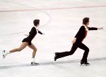 Susan Carscallen et Eric Gillies du Canada participent  une preuve de patinage artistique en couples aux Jeux olympiques d'hiver d'Innsbruck 1976. (Photo PC/AOC)