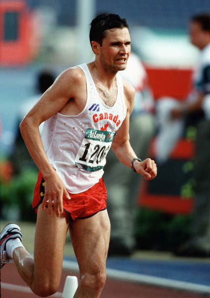 Canada's Carey Nelson competes in the marathon at the 1996 Olympic games in Atlanta. (CP PHOTO/ COA/Claus Andersen)