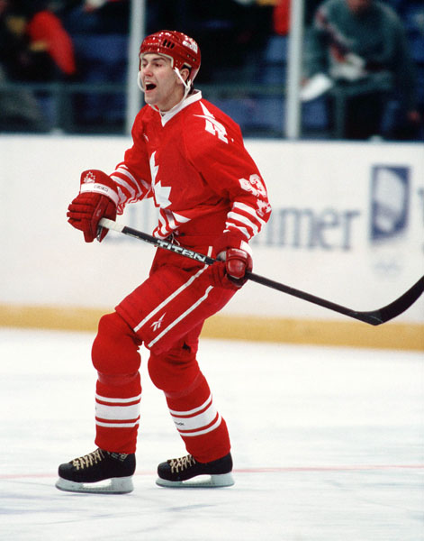 Petr Nedved du Canada participe  un match de hockey aux Jeux olympiques d'hiver de Lillehammer de 1994. (Photo PC/AOC)