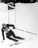 Nancy Greene du Canada participe  une preuve de ski alpin aux Jeux olympiques d'hiver de Grenoble de 1968. Greene a remport la mdaille d'argent au slalom et la mdaille d'or au slalom gant. (Photo PC/AOC)
