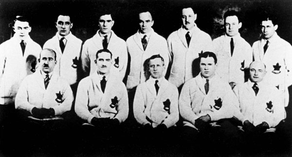 Canada's olympic hockey team, the Toronto Granites, poses at the 1924 Chamonix winter Olympics. (CP Photo/COA)