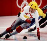 Mark Lackie du Canada participe  une preuve de patinage de vitesse courte piste aux Jeux olympiques d'hiver d'Albertville de 1992. (Photo PC/AOC)