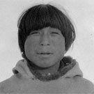 Photo de Shappa, une employée au service de la Division des Territoires du Nord-Ouest et du Yukon, ministère de l'Intérieur, Cape Dorset (Kinngait), Nunavut, 1929