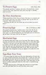 Page 171 du livre de cuisine FAVOURITE RECIPES FROM OLD NEW BRUNSWICK KITCHENS donnant des méthodes pour garder les fraises fermes, pour cuire des oeufs durs et pour conserver les œufs