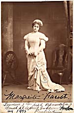 Photo de Pauline Donalda dans le rôle de Marguerite dans FAUST de Gounod, en 1905