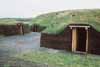 Photo : Reconstitution d'une hutte de terre viking